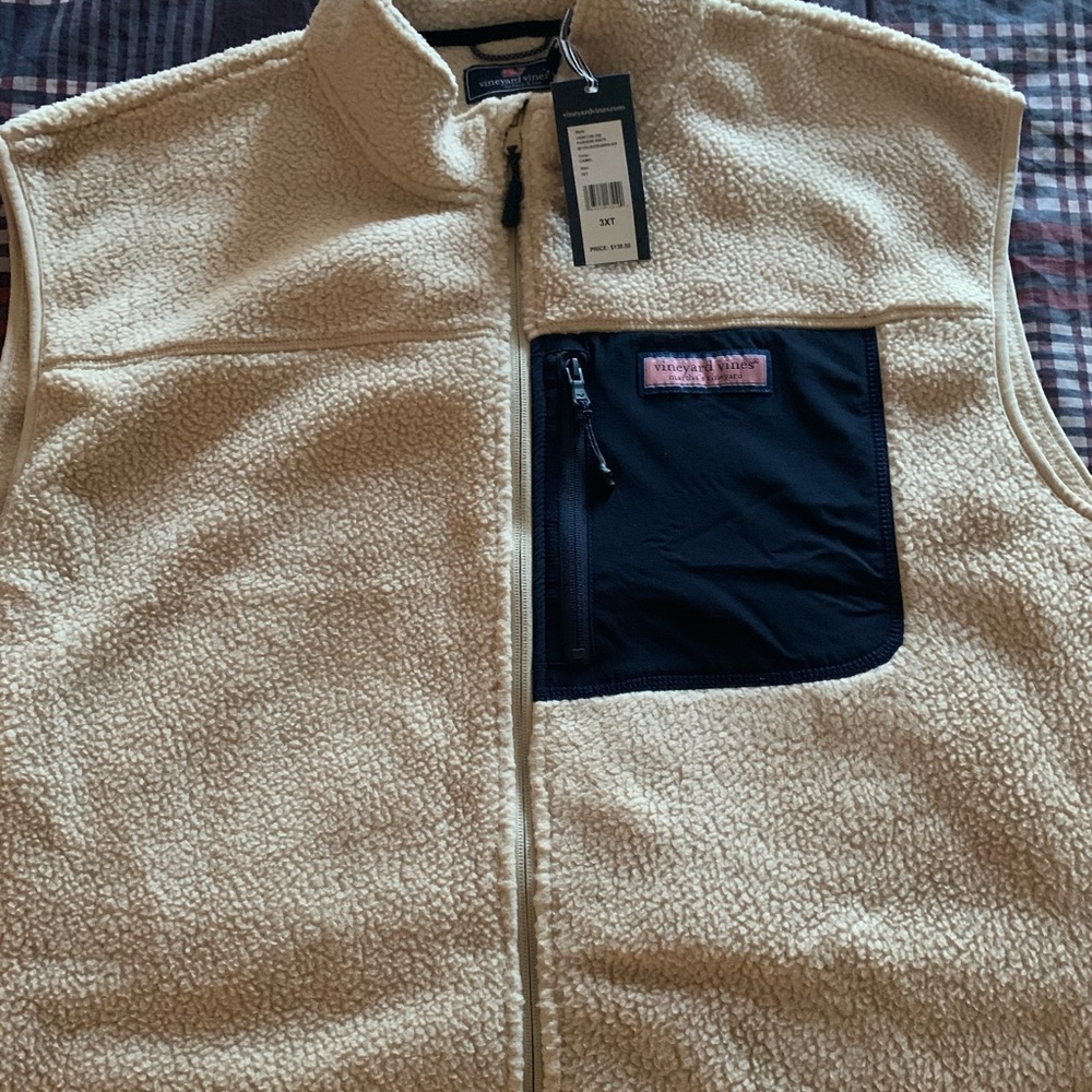Men’s vineyard vines fleece vest